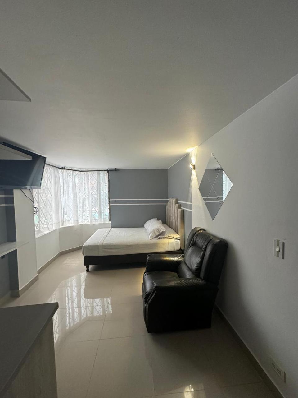 Apartahotel Bogota Gran Marquez, Apartaestudios Y Habitaciones Luaran gambar